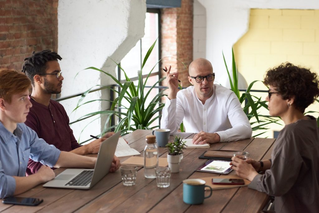 business-meeting-why-should-you-become-a-businessman