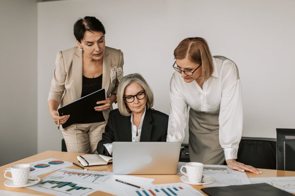 fund-managers-in-discussion